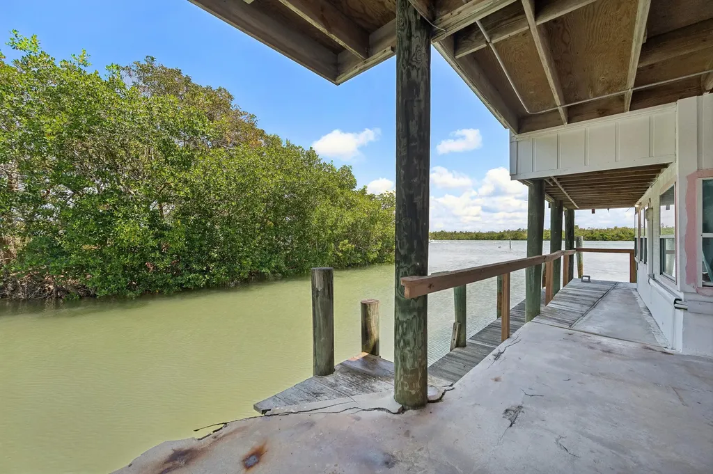 305 Pear Tree Avenue Goodland FL 34140