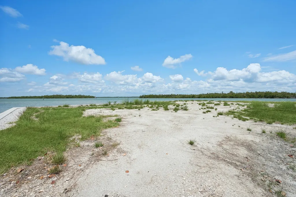 305 Pear Tree Avenue Goodland FL 34140