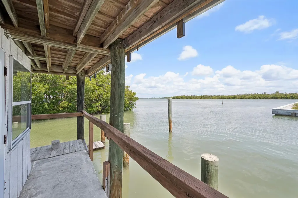 305 Pear Tree Avenue Goodland FL 34140