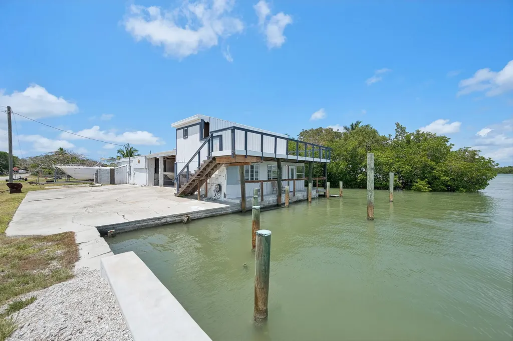 305 Pear Tree Avenue Goodland FL 34140