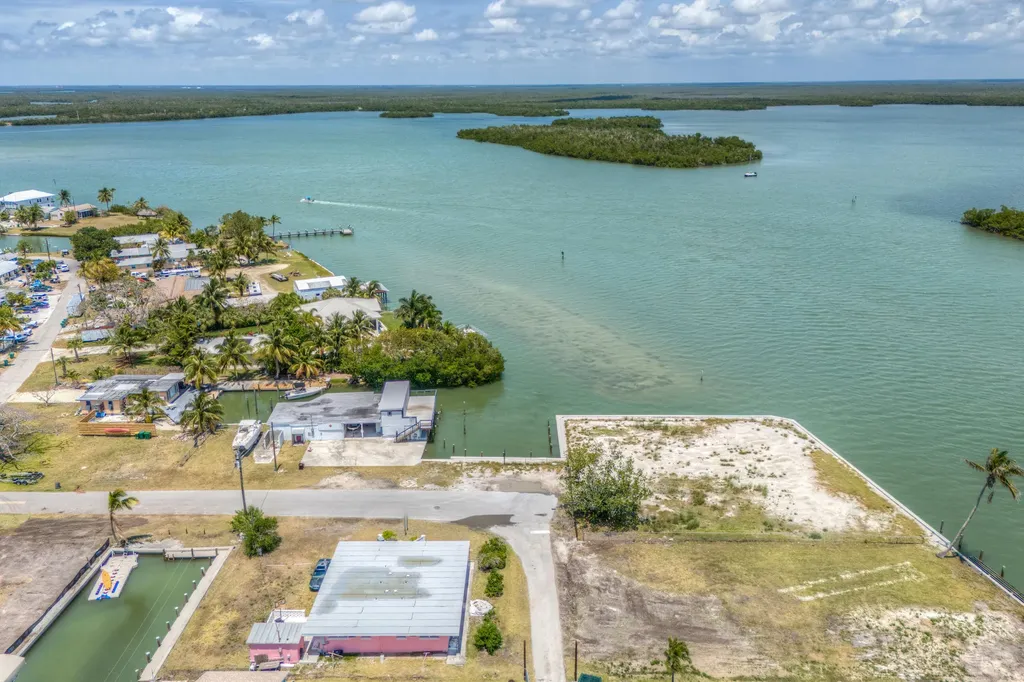 305 Pear Tree Avenue Goodland FL 34140