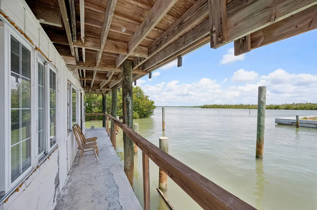 305 Pear Tree Avenue Goodland FL 34140