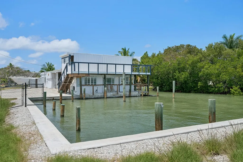 305 Pear Tree Avenue Goodland FL 34140