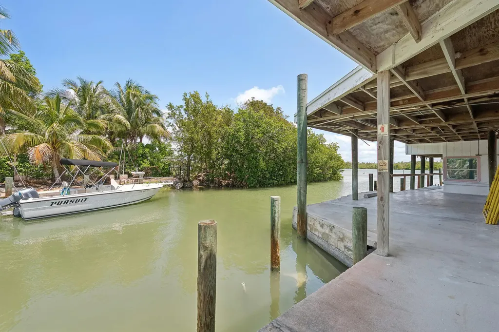 305 Pear Tree Avenue Goodland FL 34140