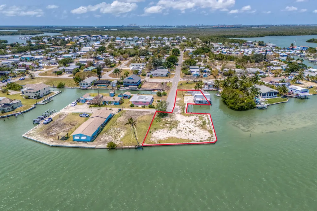 301 Pear Tree Avenue Goodland FL 34140