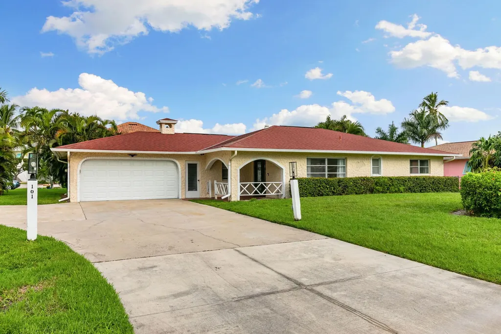 101 Jamaica Drive Naples FL 34113