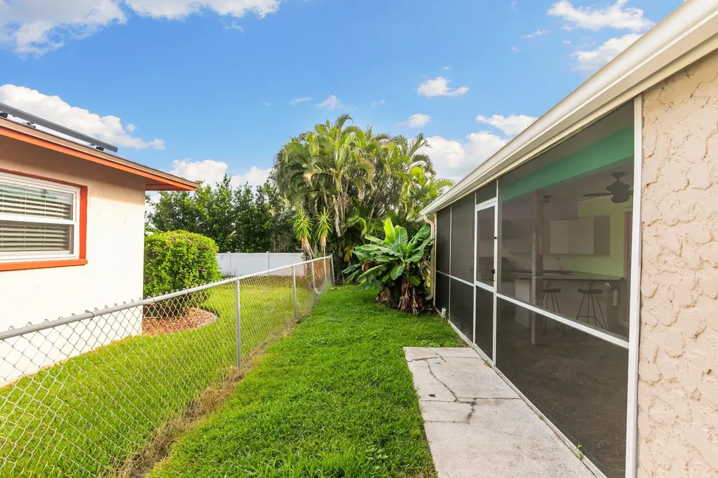 101 Jamaica Drive Naples FL 34113