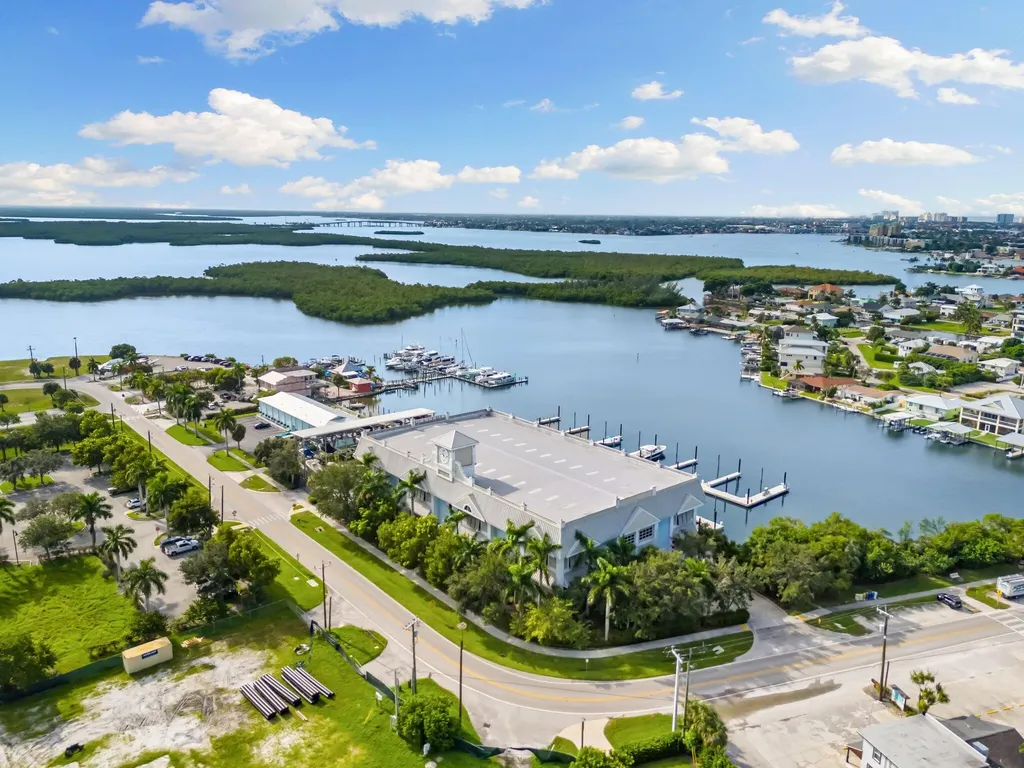 101 Jamaica Drive Naples FL 34113