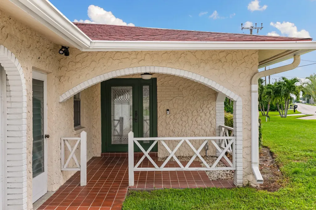 101 Jamaica Drive Naples FL 34113