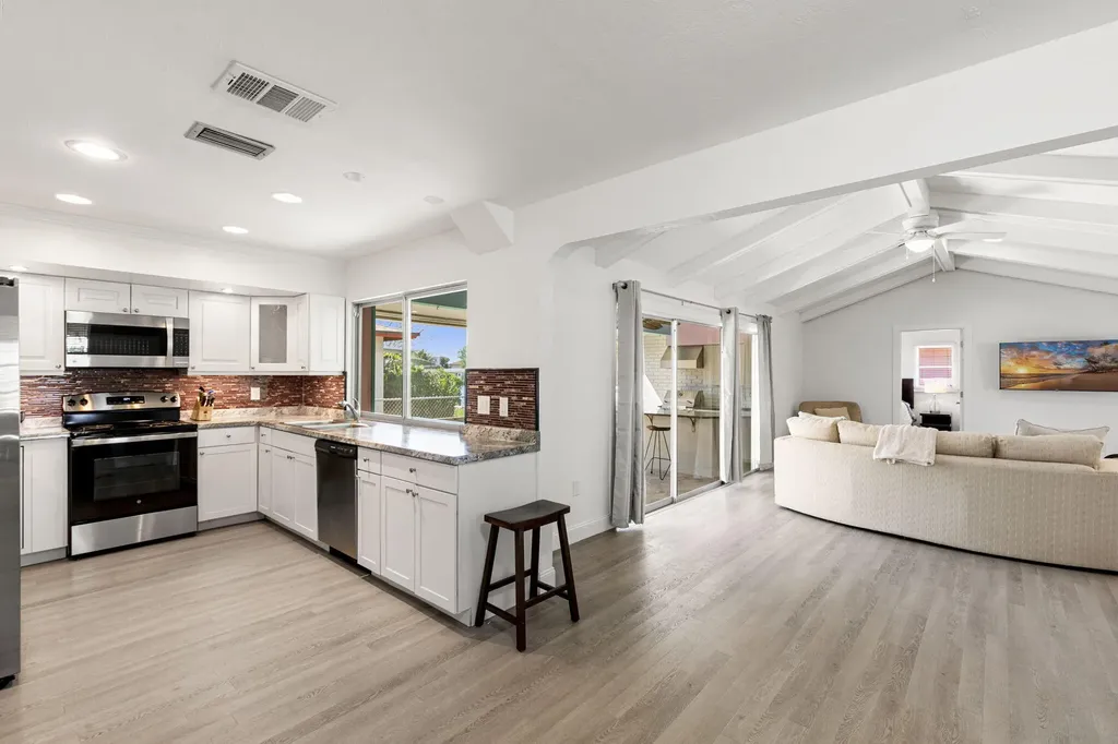 101 Jamaica Drive Naples FL 34113