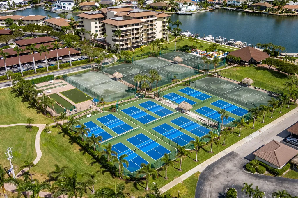 320 Seaview Marco Island FL 34145