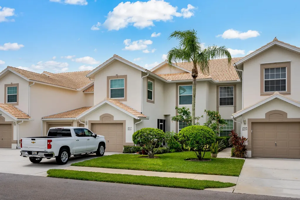 380 Stella Maris Naples FL 34114