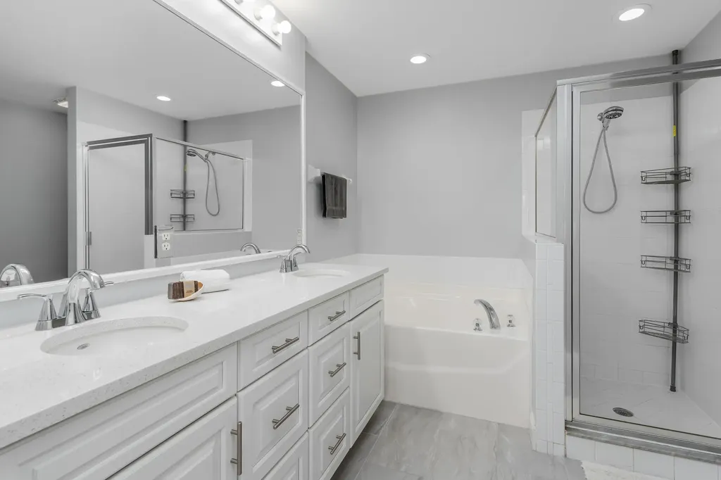 380 Stella Maris Naples FL 34114