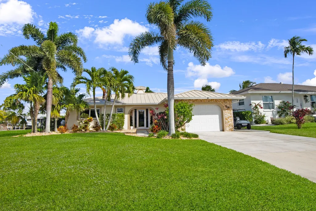 123 San Salvador Street Naples FL 34113