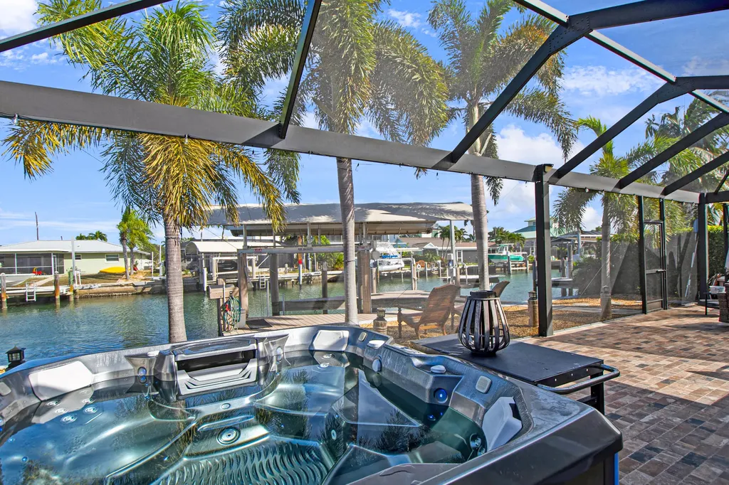 123 San Salvador Street Naples FL 34113