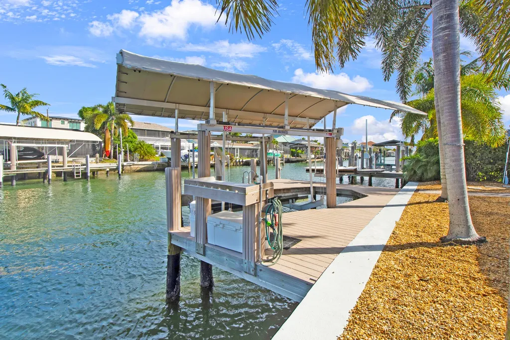 123 San Salvador Street Naples FL 34113