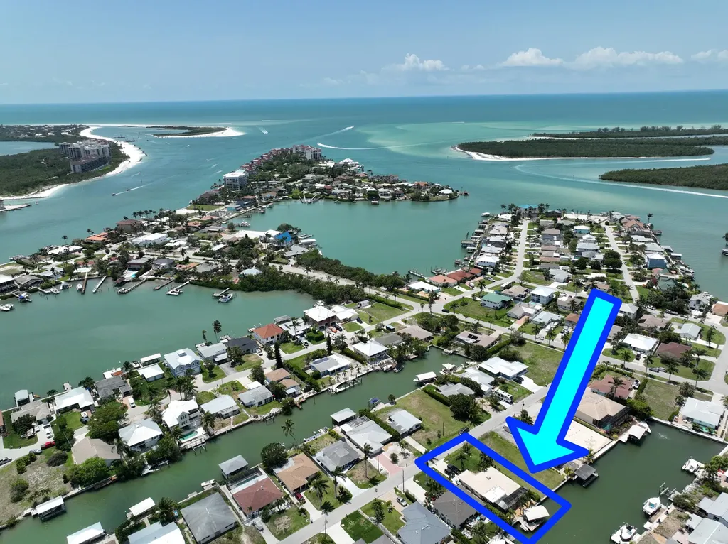 123 San Salvador Street Naples FL 34113