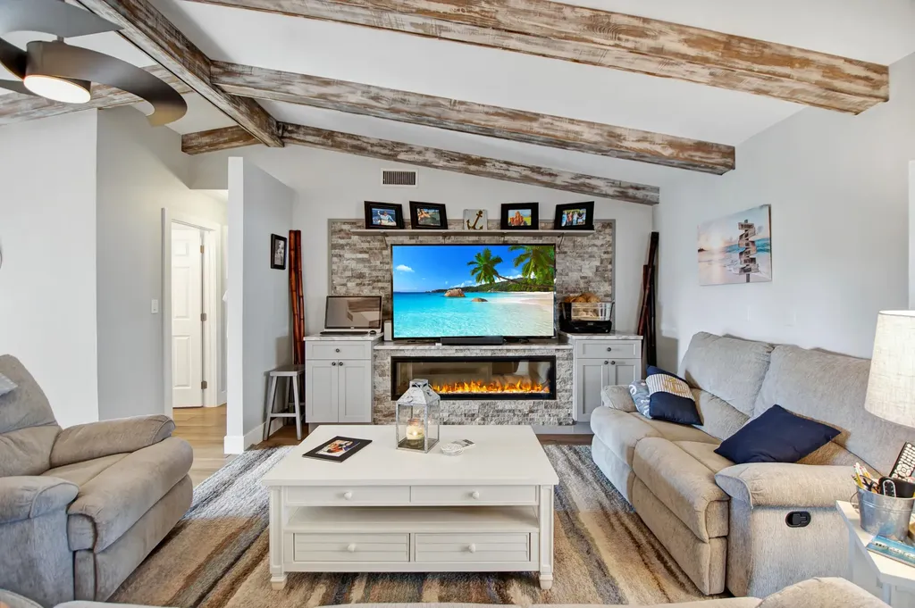 123 San Salvador Street Naples FL 34113