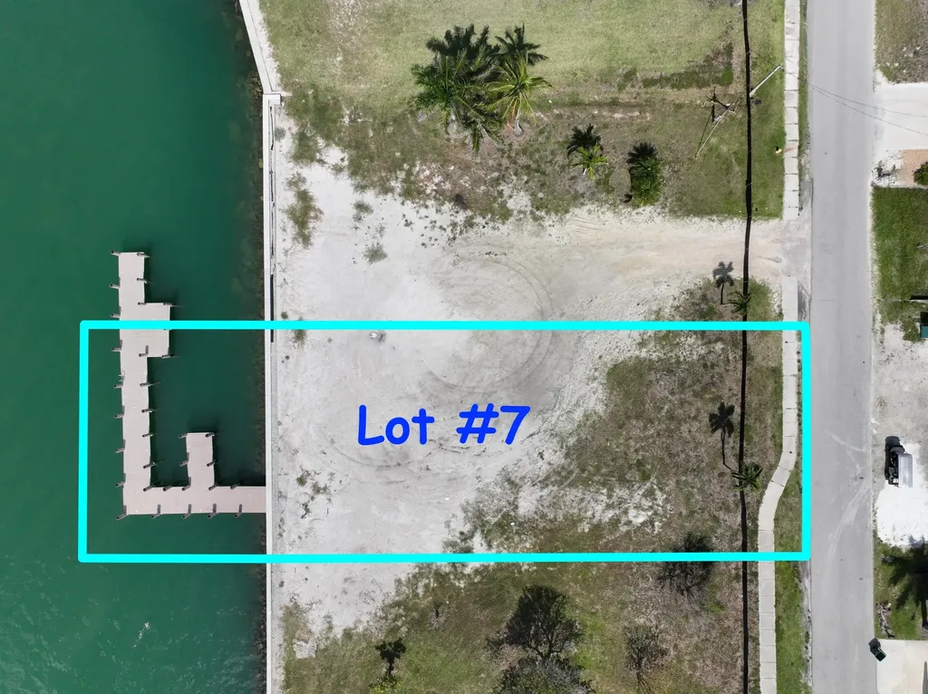 - W Pelican Street Isles Of Capri FL 34113