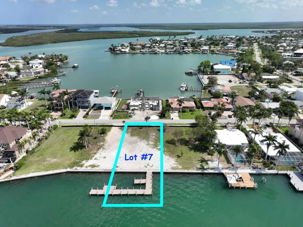 - W Pelican Street Isles Of Capri FL 34113