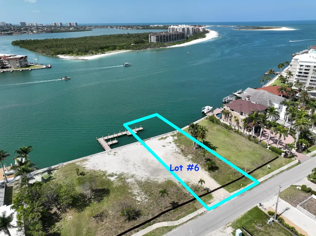 20 W Pelican Street Naples FL 34113