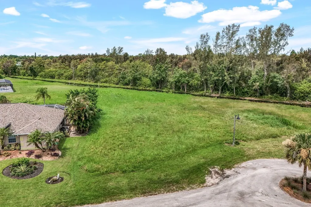 18181 Baywood Drive Naples FL 34114