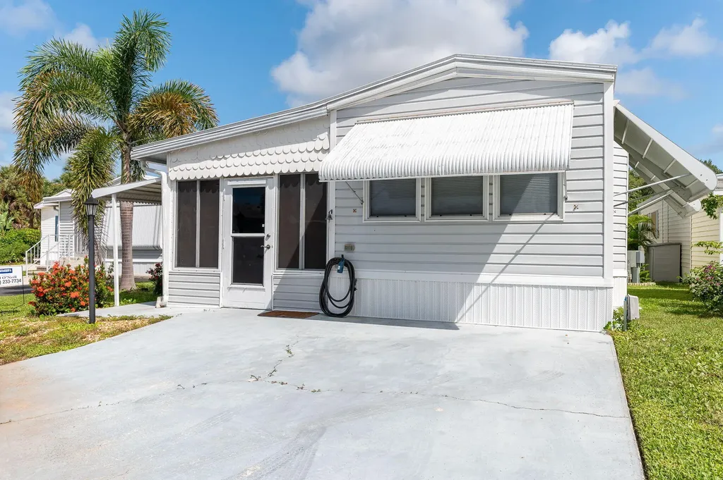 6 Jade Drive Naples FL 34114