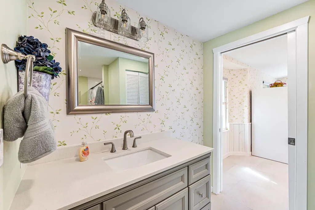 6 Jade Drive Naples FL 34114