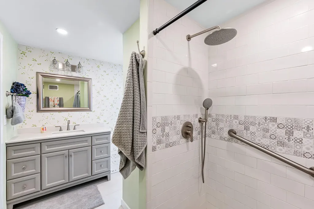 6 Jade Drive Naples FL 34114