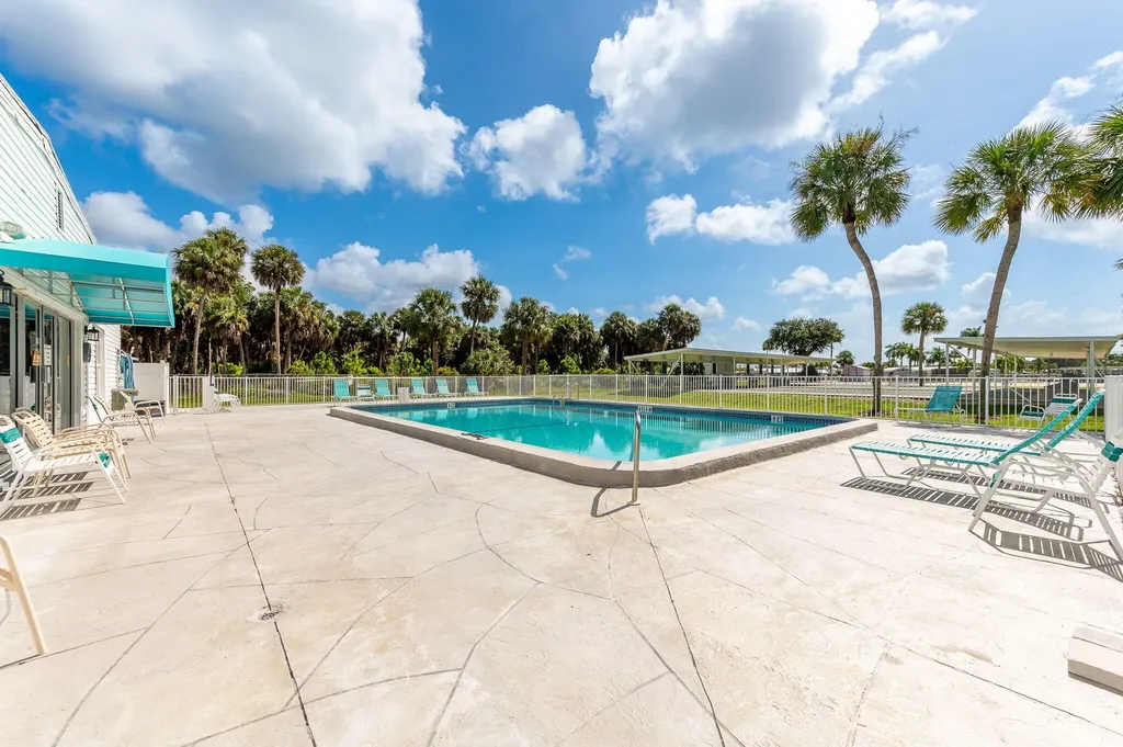 6 Jade Drive Naples FL 34114