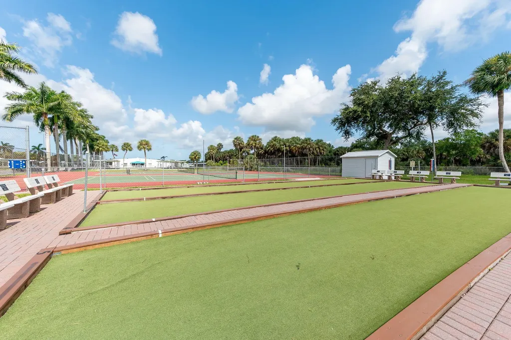 6 Jade Drive Naples FL 34114