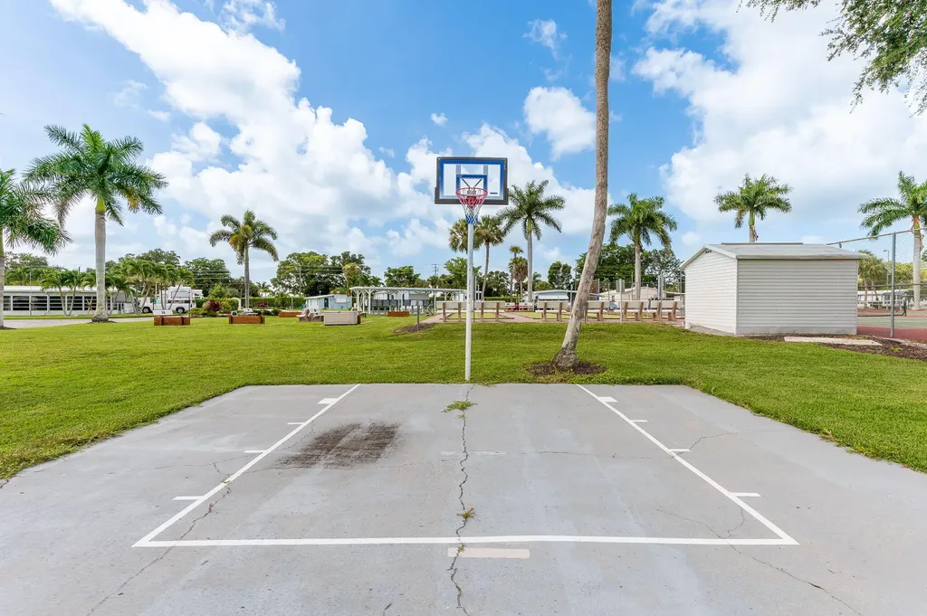 6 Jade Drive Naples FL 34114