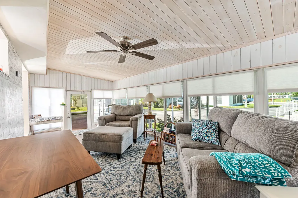 6 Jade Drive Naples FL 34114