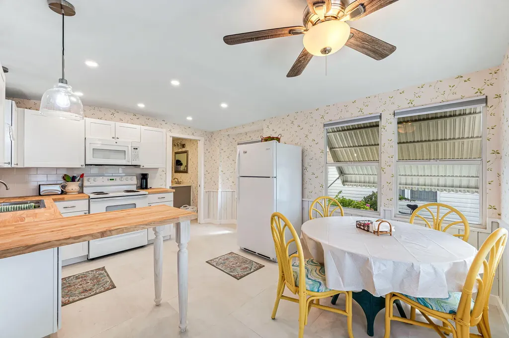 6 Jade Drive Naples FL 34114