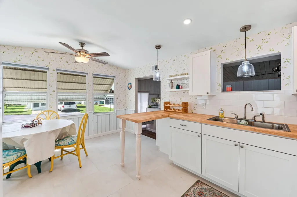 6 Jade Drive Naples FL 34114