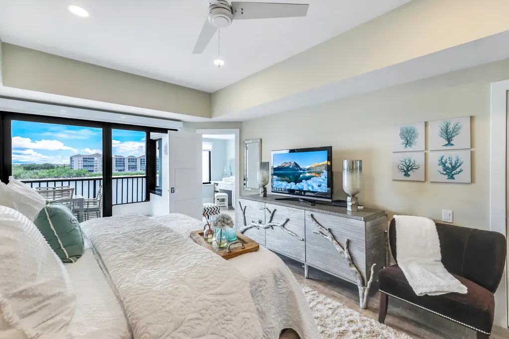 243 La Peninsula Boulevard Naples FL 34113