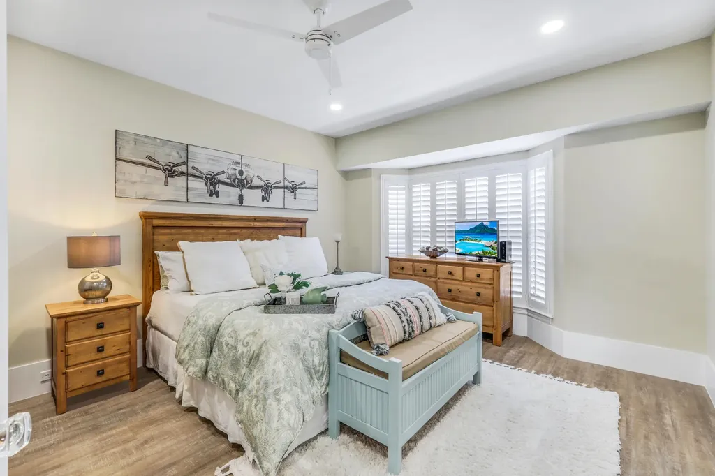 243 La Peninsula Boulevard Naples FL 34113