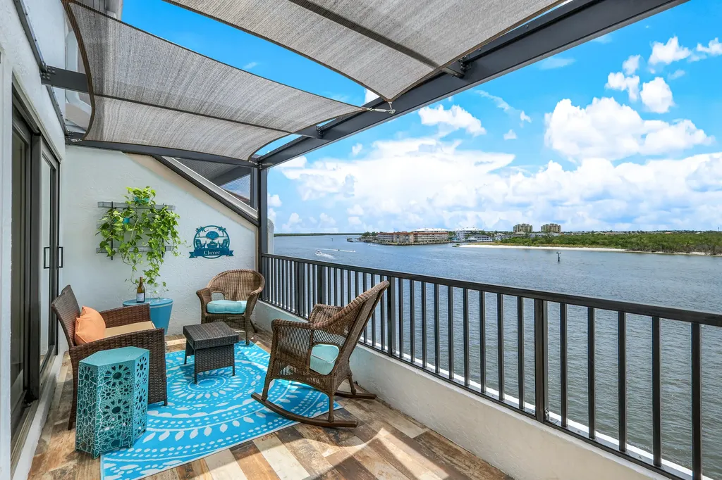 243 La Peninsula Boulevard Naples FL 34113