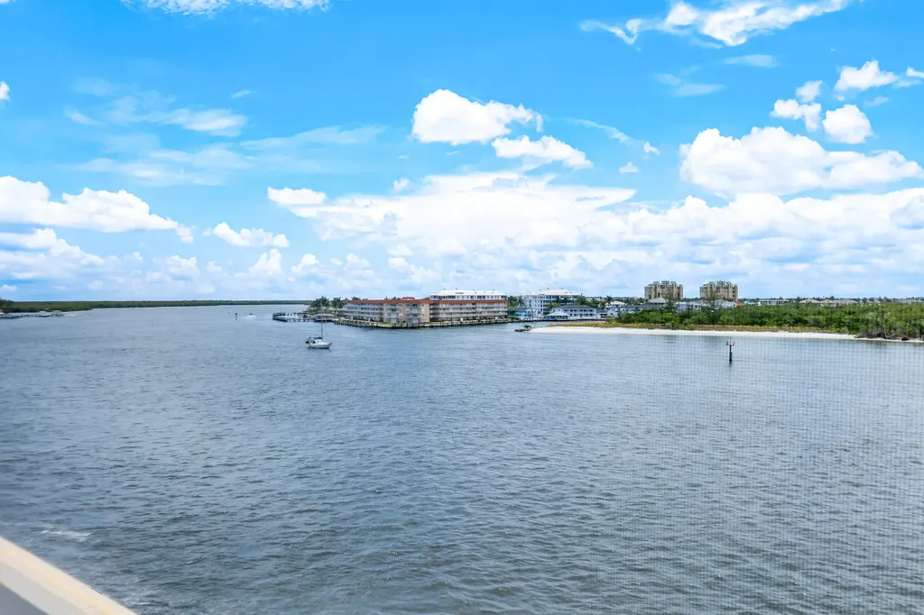 243 La Peninsula Boulevard Naples FL 34113
