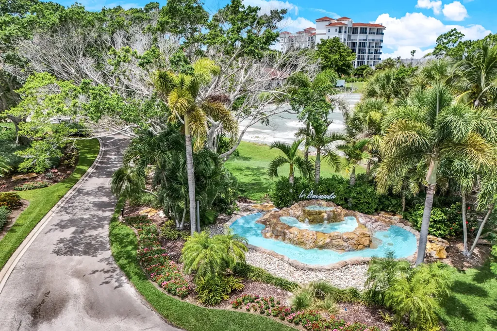 243 La Peninsula Boulevard Naples FL 34113