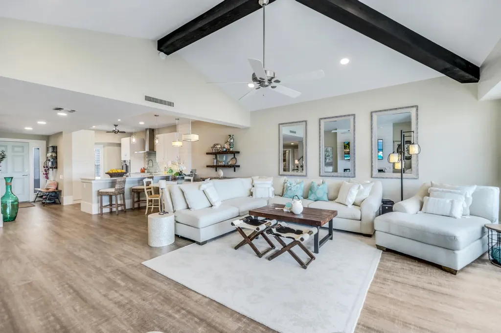 243 La Peninsula Boulevard Naples FL 34113