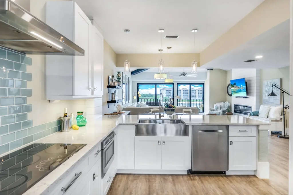 243 La Peninsula Boulevard Naples FL 34113
