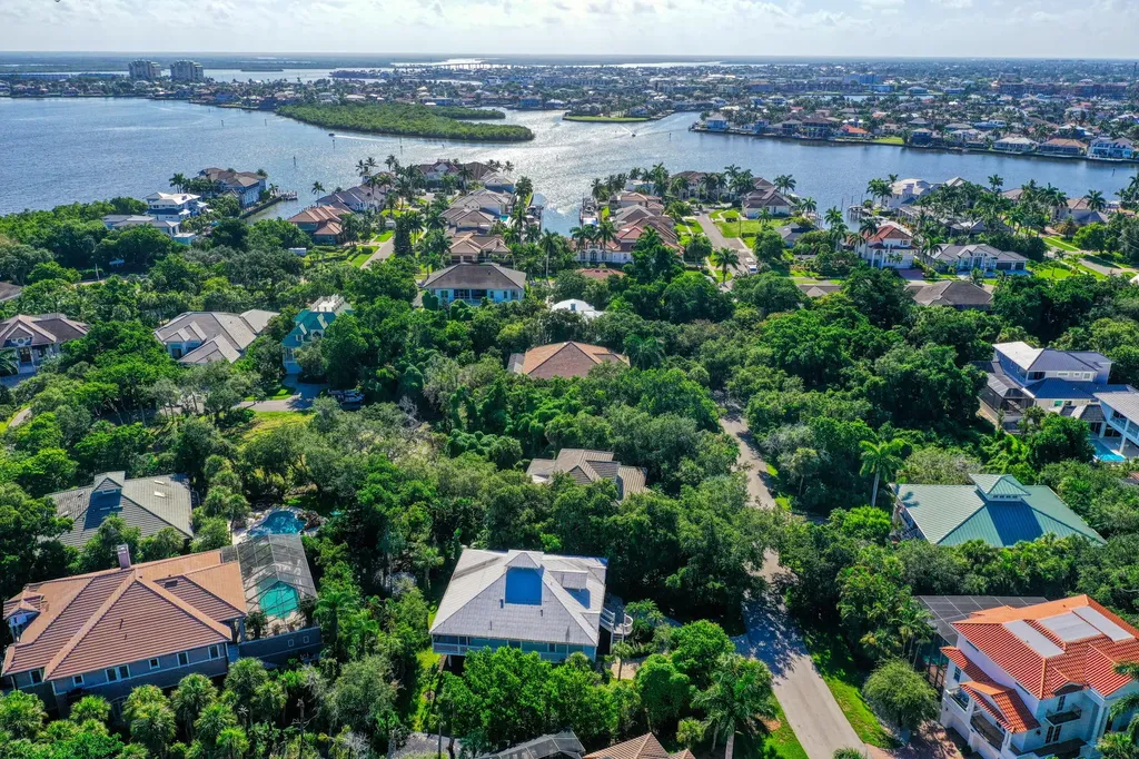 374 Gumbo Limbo Lane Marco Island FL 34145