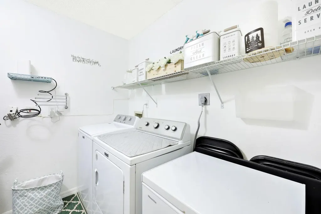 192 Furse Lakes Circle Naples FL 34104