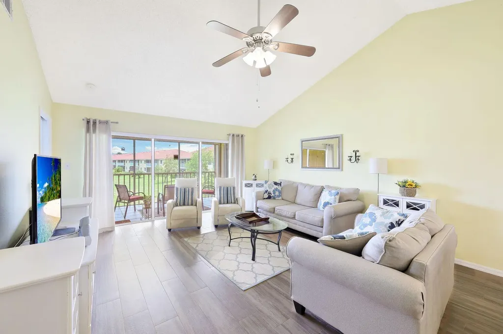 192 Furse Lakes Circle Naples FL 34104