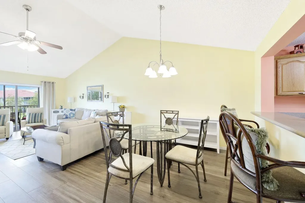 192 Furse Lakes Circle Naples FL 34104