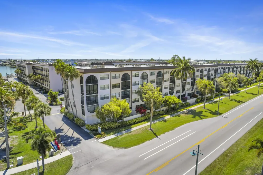 1024 Anglers Cove Marco Island FL 34145