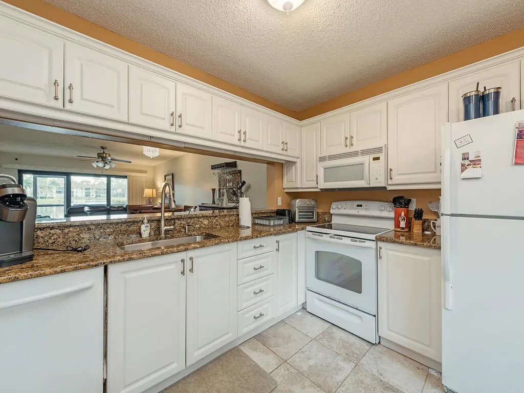 5784 Deauville Circle Naples FL 34112