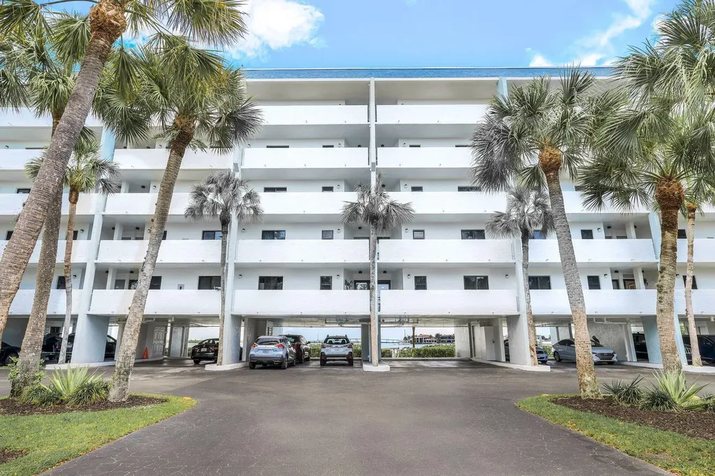 1085 Bald Eagle Drive Marco Island FL 34145