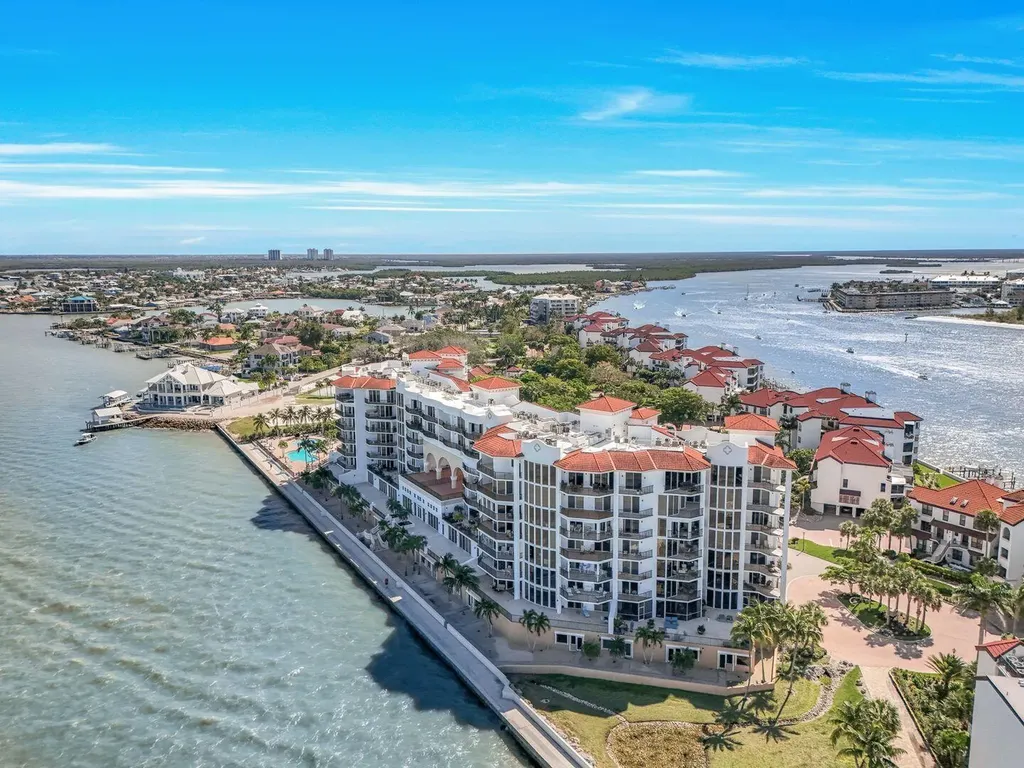 700 La Peninsula Boulevard Naples FL 34113